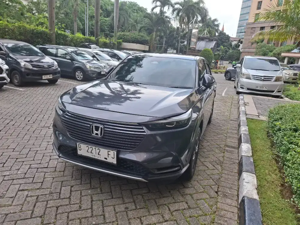 HONDA HRV. SE. 2022 SENSING. MATIC. KM 25 RIBU. SERVICE RECORD.