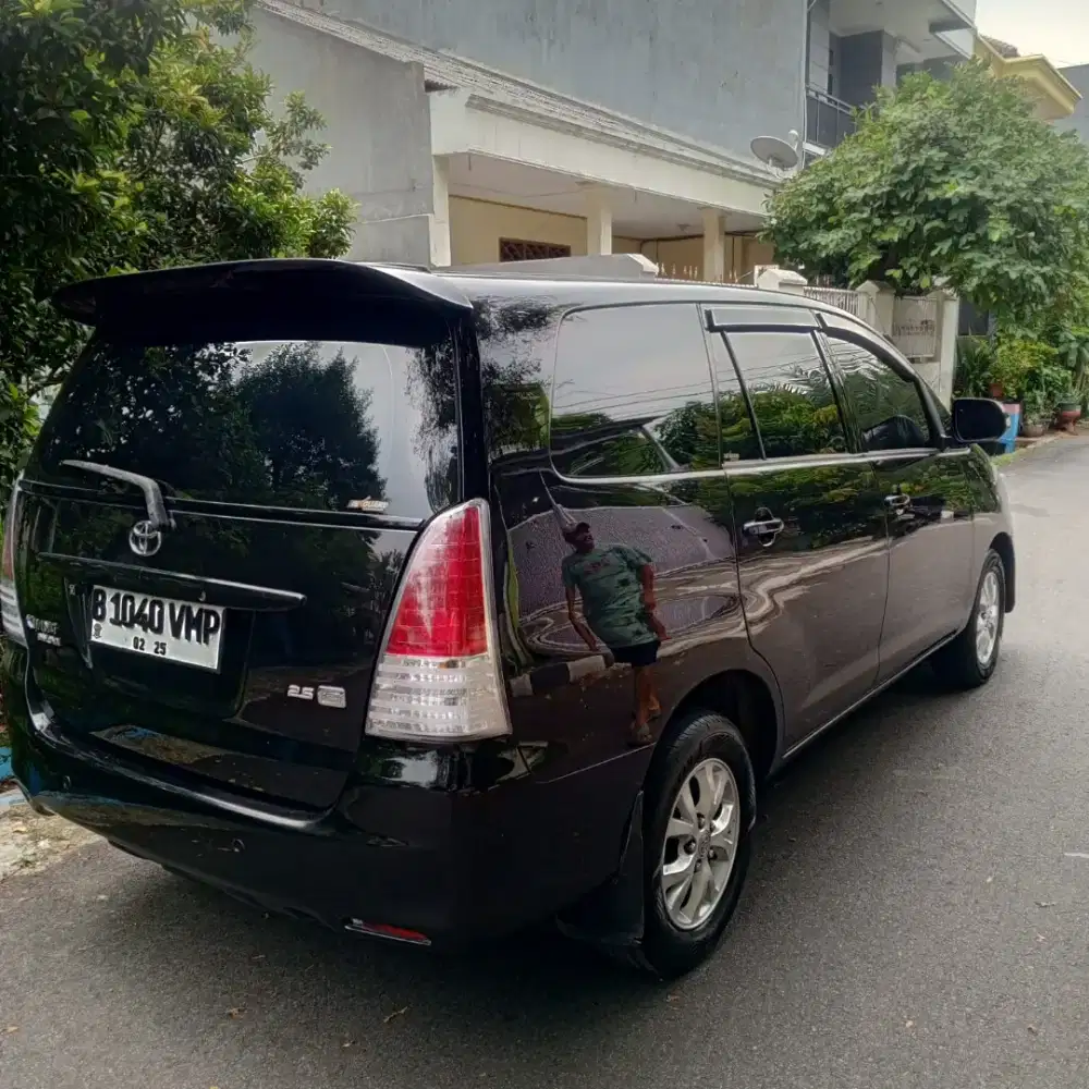 TOYOTA INOVA G METIC DIESEL ISTIMEWA