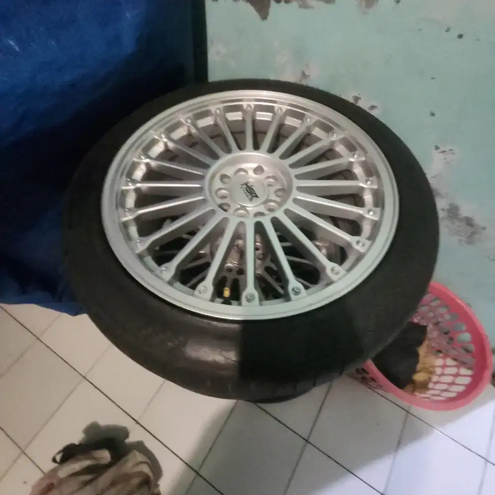 Ban dan velg R18 hsr