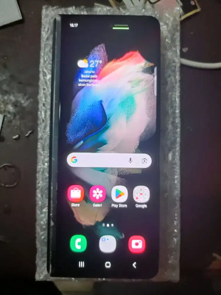 Murah hp Samsung Z Fold 3 5G 12/256 layar dalam blangk