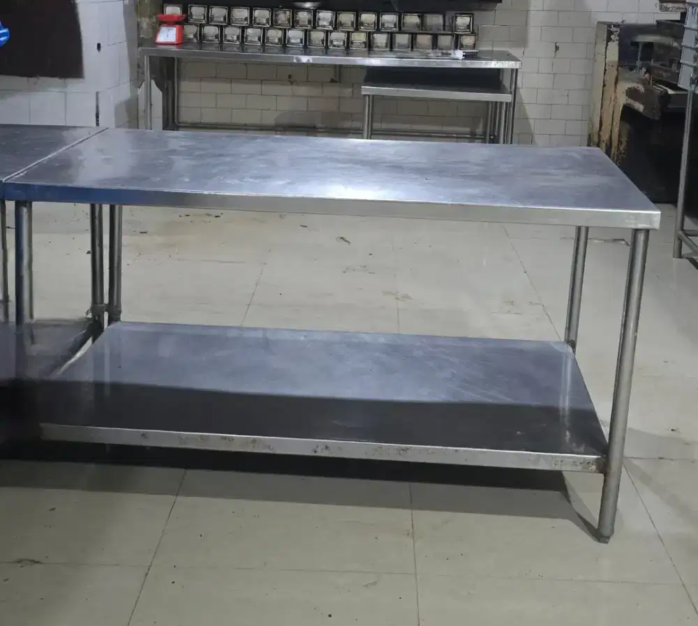MEJA STAINLESS BEKAS UNTUK ADONAN