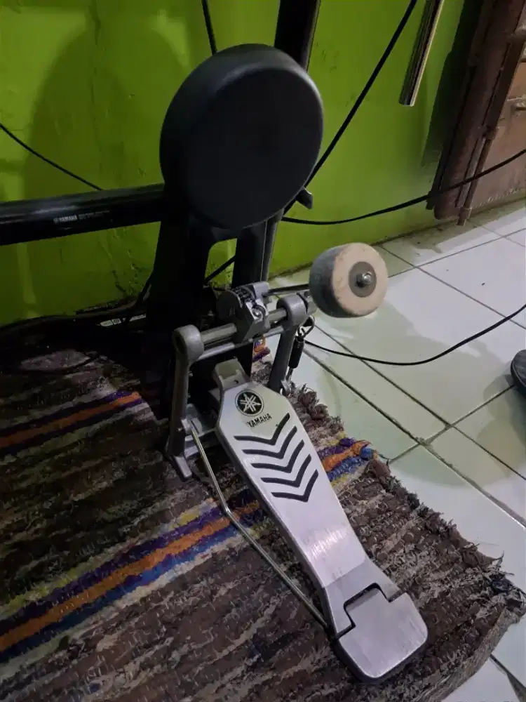 Yamaha Kick Pad KP65 dan Yamaha Kick Pedal FP6110A