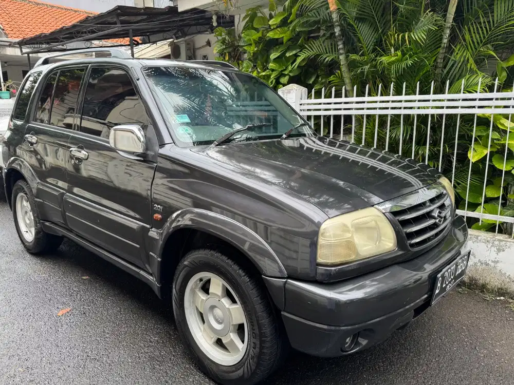 Suzuki Escudo 2.0 tahun 2002