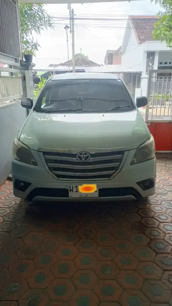 Kijang Innova tipe G AT bensin 2005