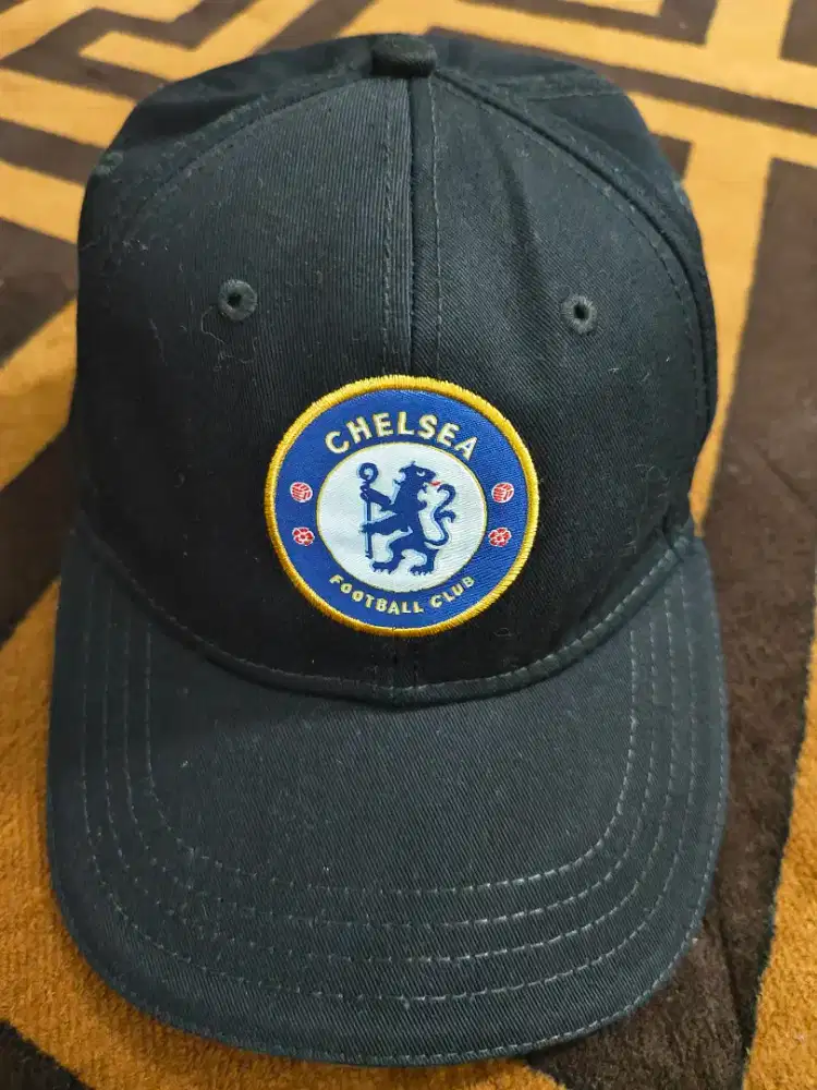 Topi Chelsea official