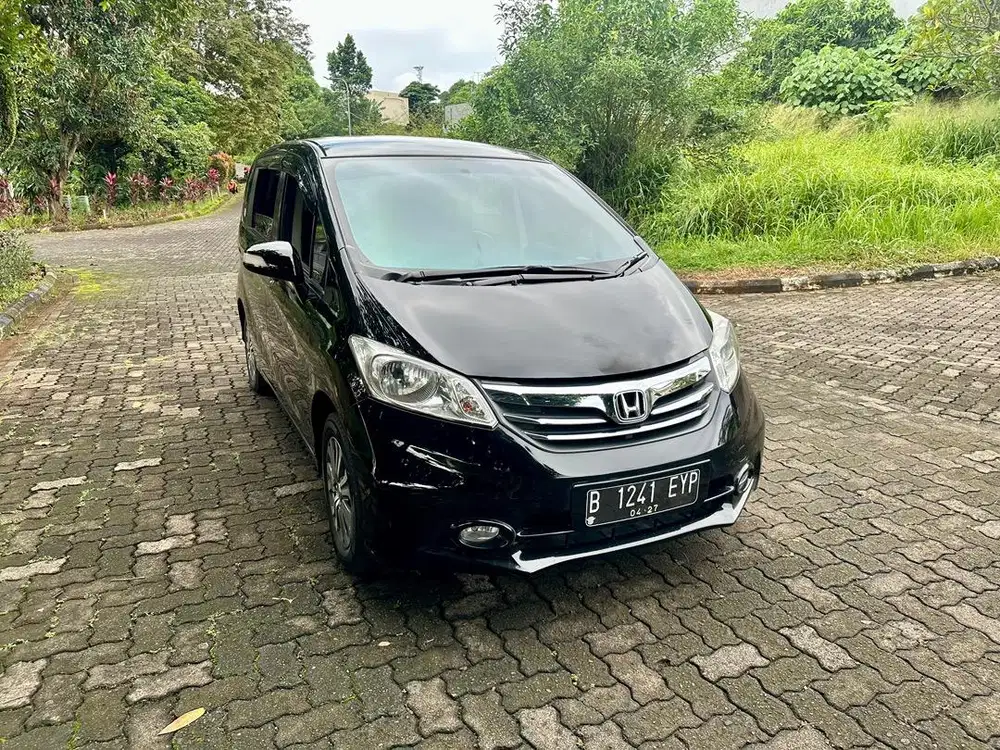 HONDA FREED PSD 2013 MURAH