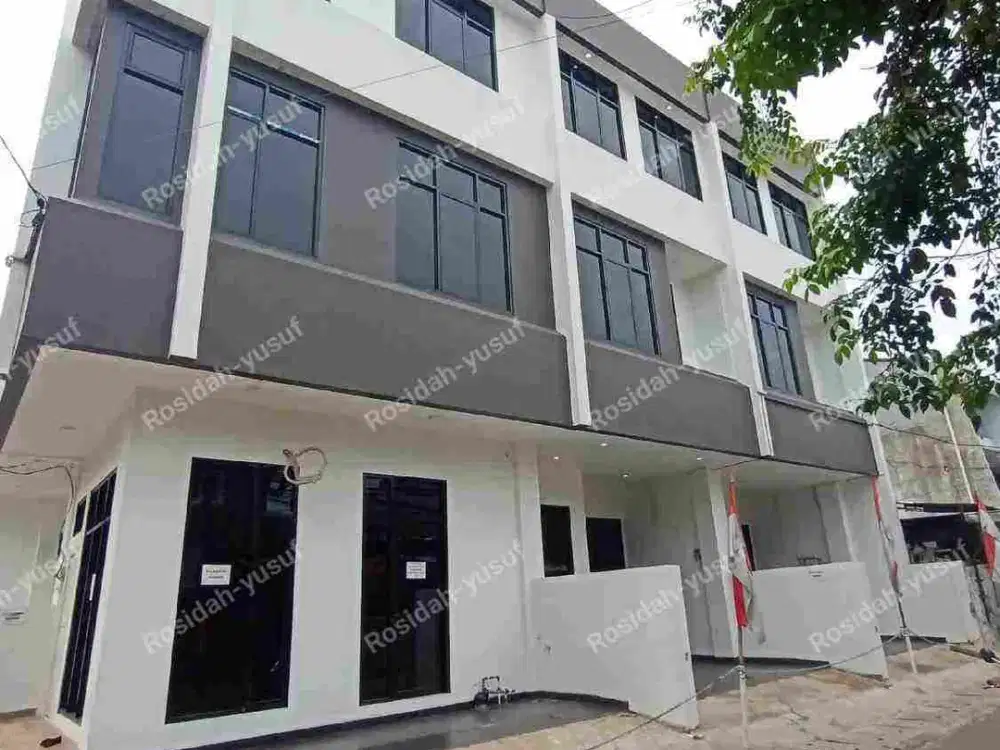 semi ruko siap huni 3 lantai kran 5 Jakarta pusat kemayoran