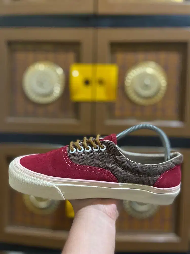 Dijual sepatu VANS Era CA (California)