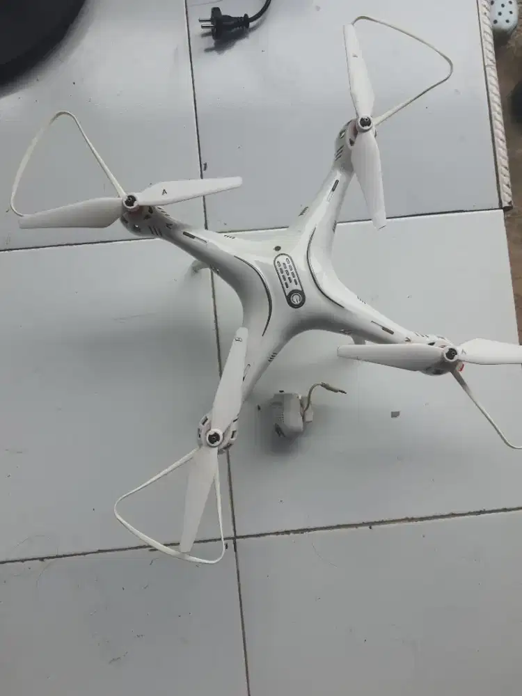 Dijual Drone boleh dikasih jadi gk bisa mainninnya