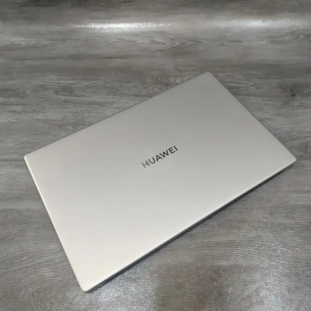 Laptop Huawei Slim Core i3 Gen 10 Ram 8GB bonus Mouse Baru