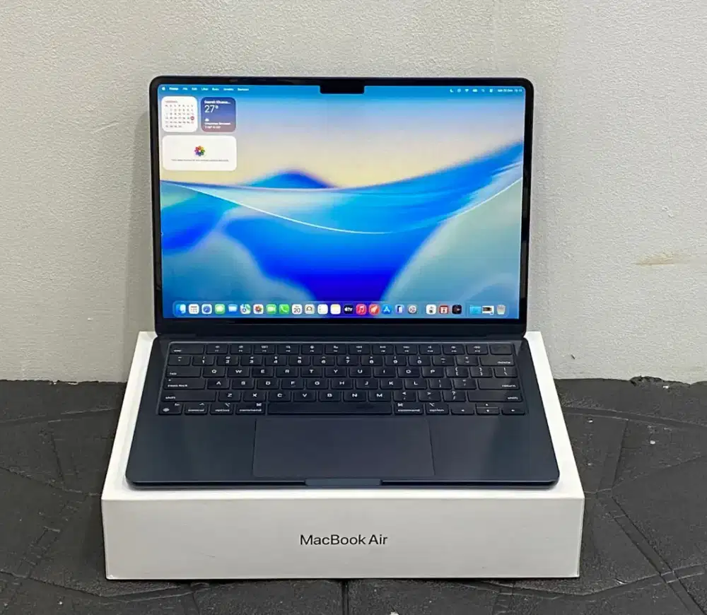 MACBOOK AIR M3 2024 LIKE NEW MASIH GARANSI S/D JANUARI 2026