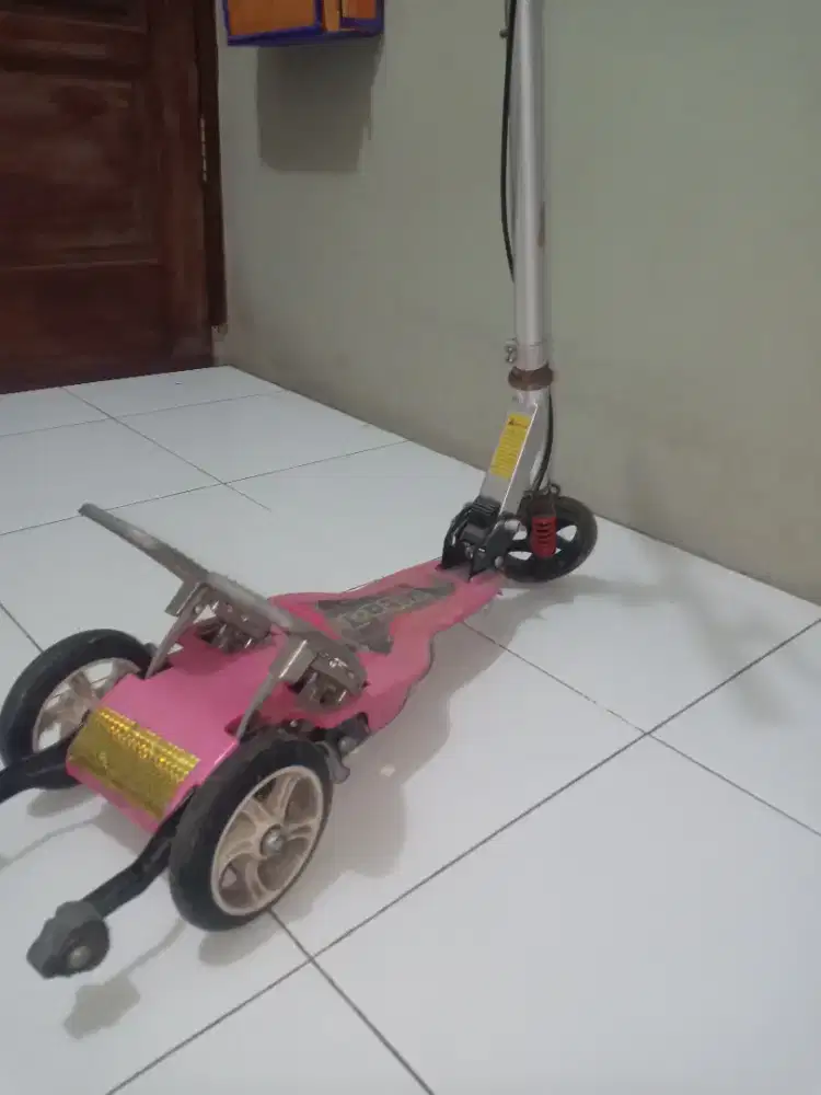 Skuter injak merk vita-t