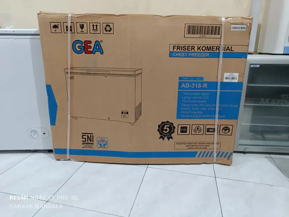 Gea frezeer box 318 liter 100% baru murah
