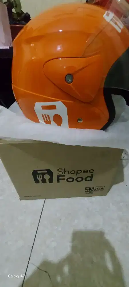 Helm shope dan lalamove