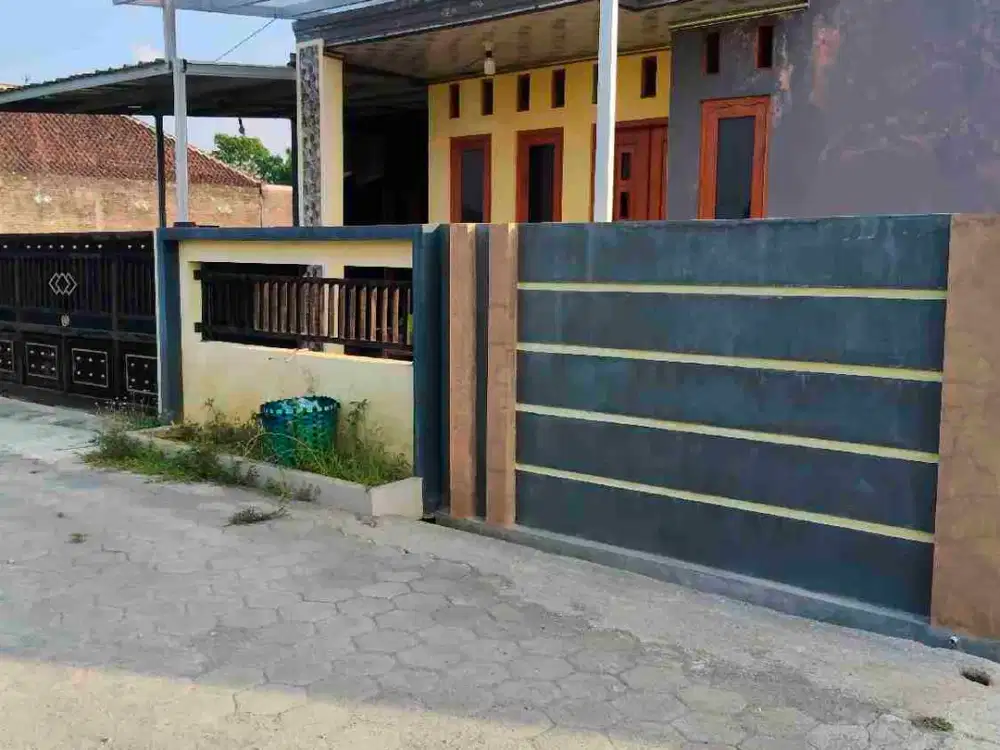 Jual rumah kota karanganyar