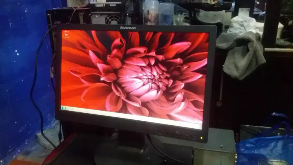 Lcd monitor lenovo 19inc