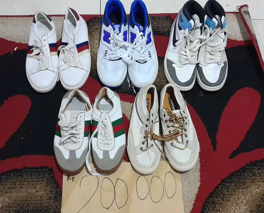 Sepatu thrifting berbagai merk