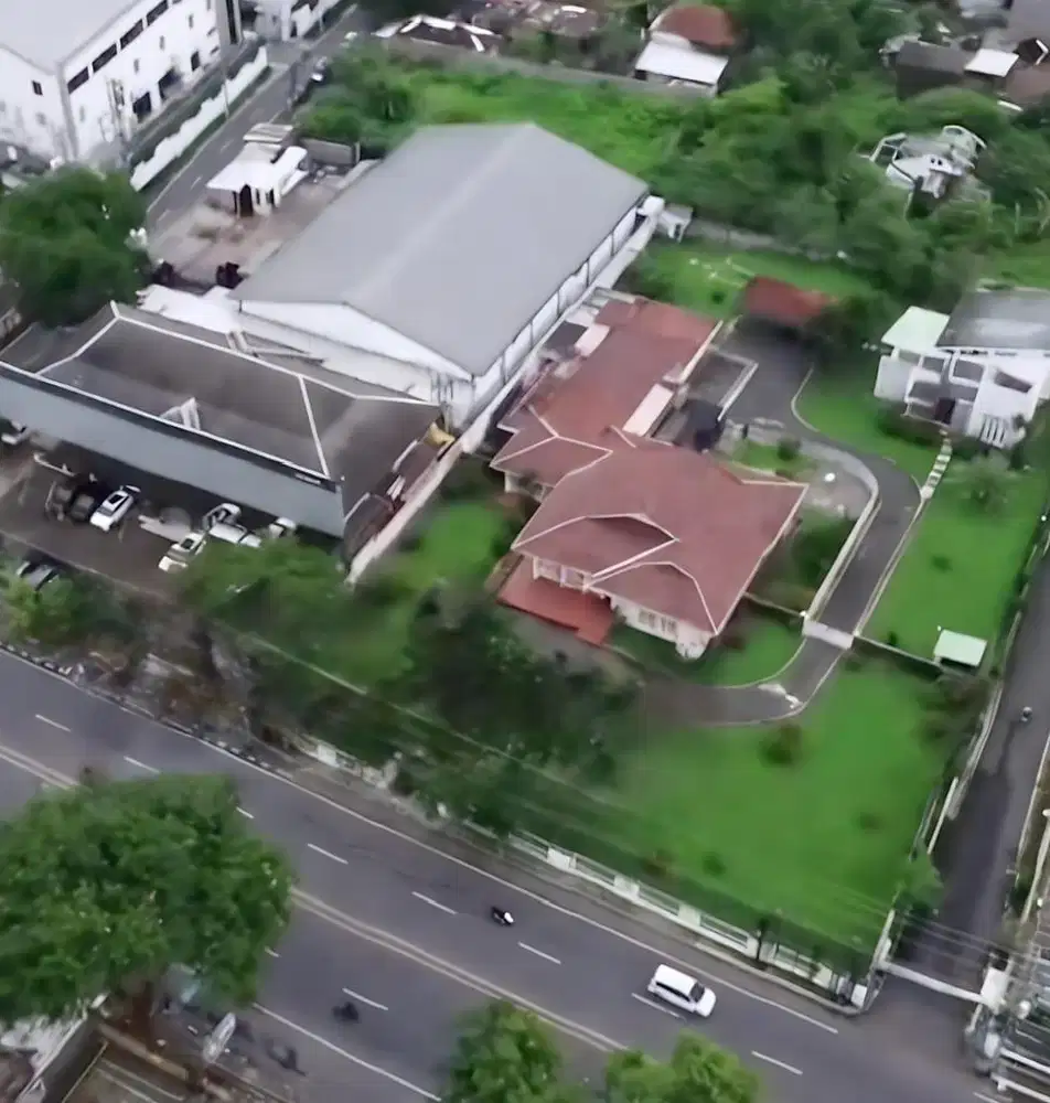 Tanah sangat komersil segala usaha di jalan raya setiabudi srondol