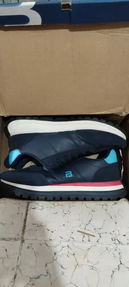 Sepatu buatan anak bangsa