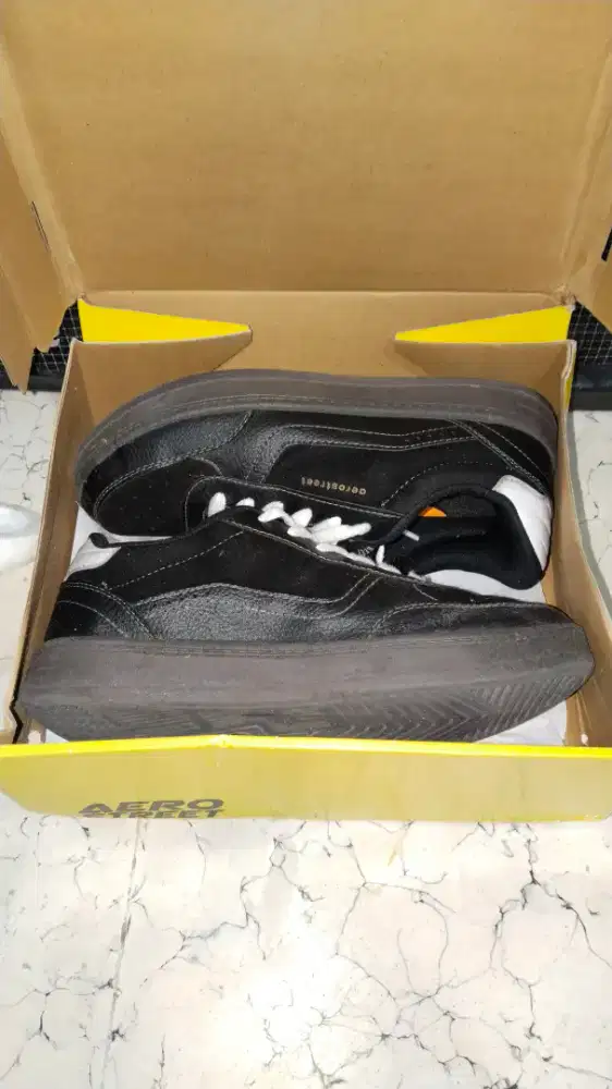 Sepatu original asli