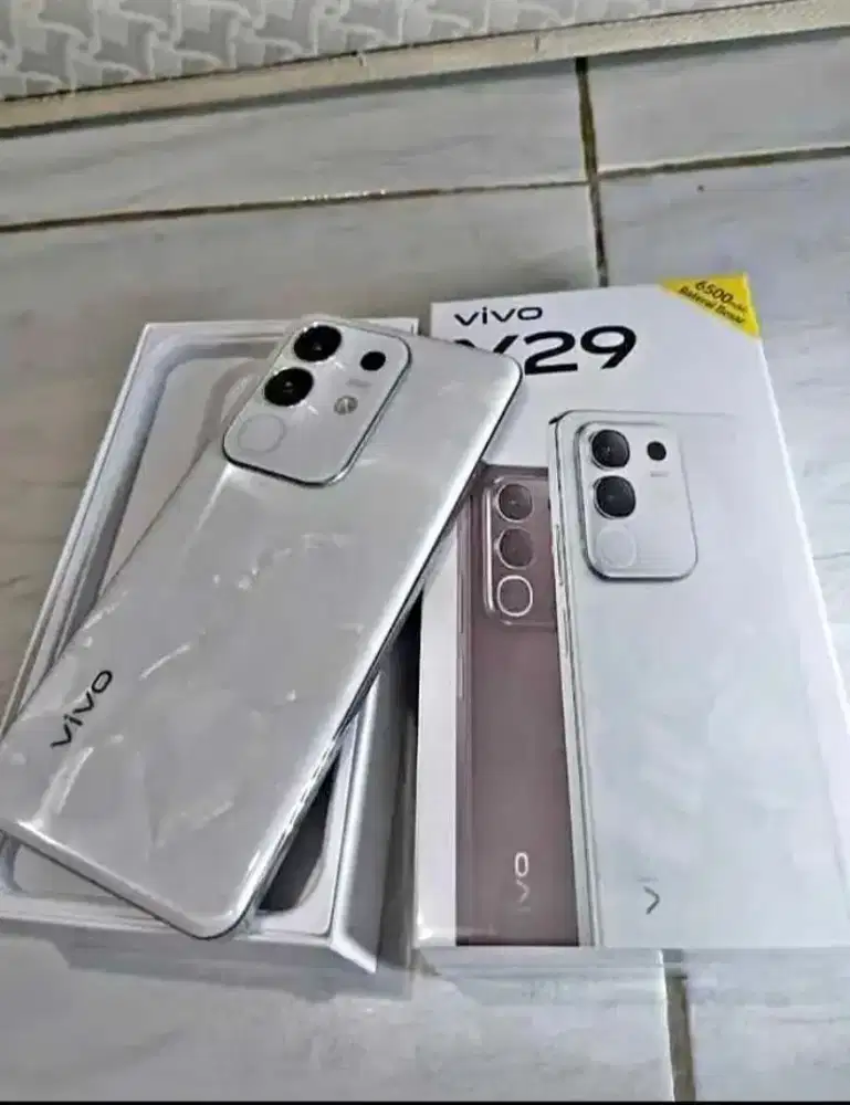 Di jual cepet hp vivoy29 ram8/256 pemakaian pribadi baru seminggu