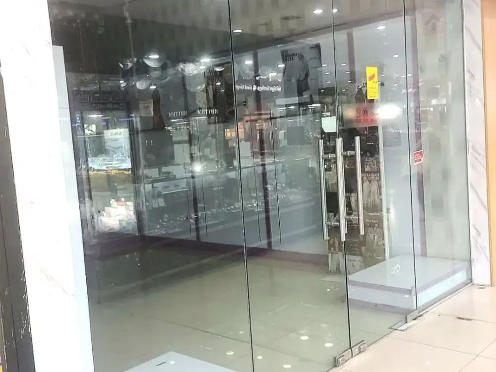 DiSewakan Unit Usaha di Depok Sawangan dekat pintu tol Sawangan Depok