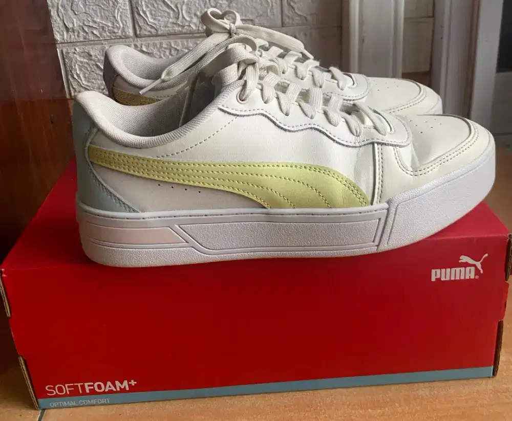 Sepatu sneakers puma skye women