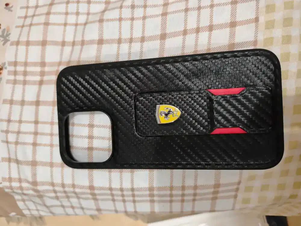 Case iphone 15 pro max ferarri