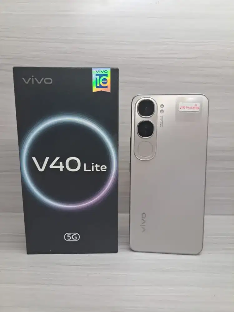 Second Vivo V40 Lite 5G Ram 8,256GB Silver Kondisi Mulus