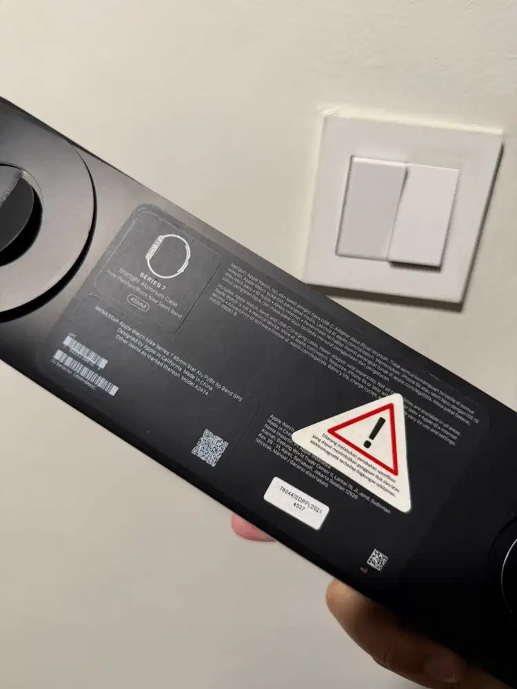 Apple Watch Nike Series 7 ukuran 45mm Fullset  Kelengkapan lengkap (fu