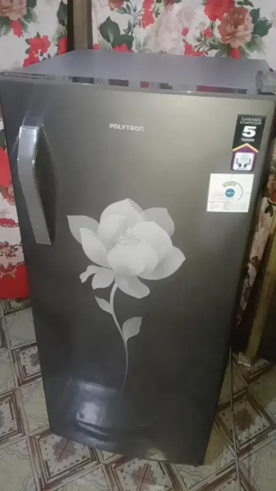 Kulkas 1pintu Polytron blezza pemakaian baru 3bln.