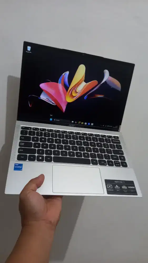 Acer core i5 gen12 8/512