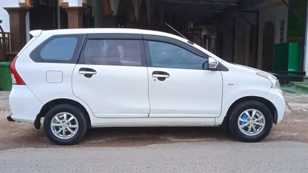 Di jual mobil kesayangan pakaian pribadi, All new avanza G 2013