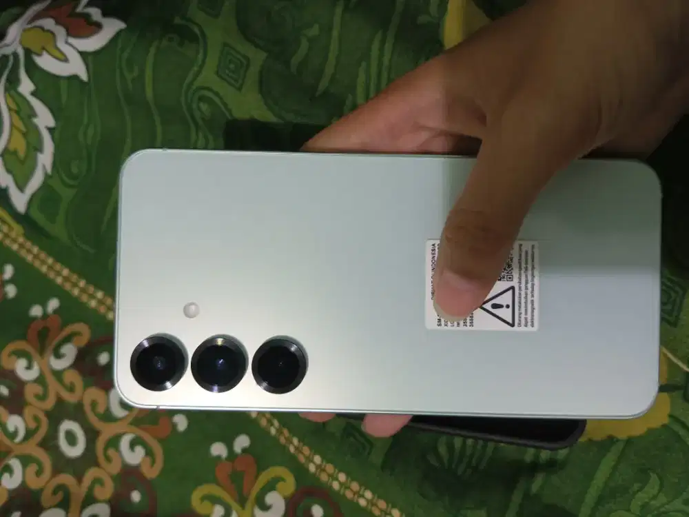 Jual Samsung s25 basic 12/512 mint