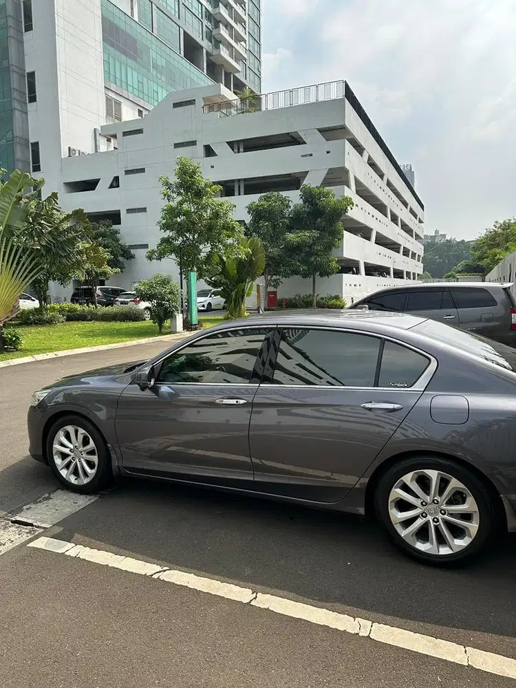 Honda Accord 2014 Gray - Prime condition