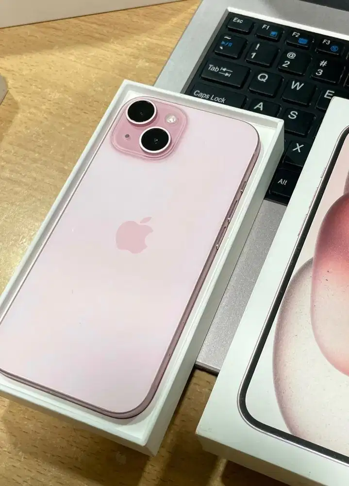 iPhone 15 Plus 128 gb iBox bh 92% garansi aktif sampai Maret 2026