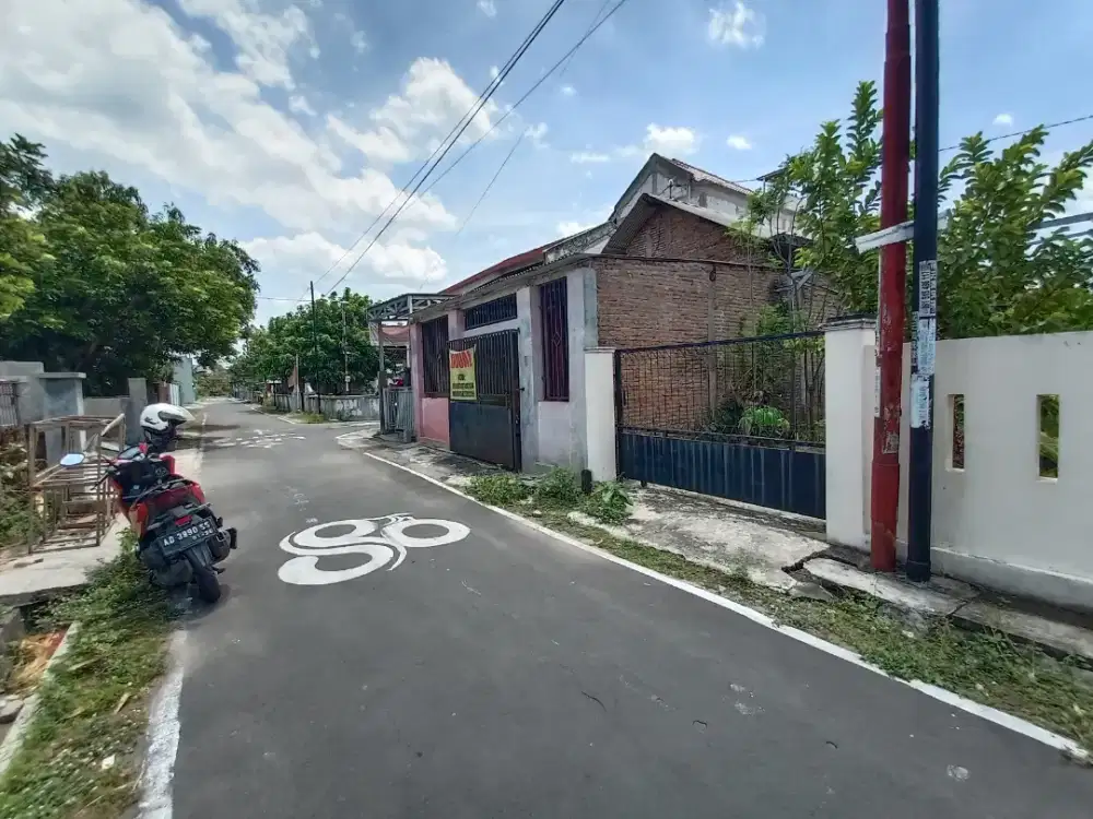 Dijual Tanah Bonus Bangunan Rumah Di Gedongan Colomadu