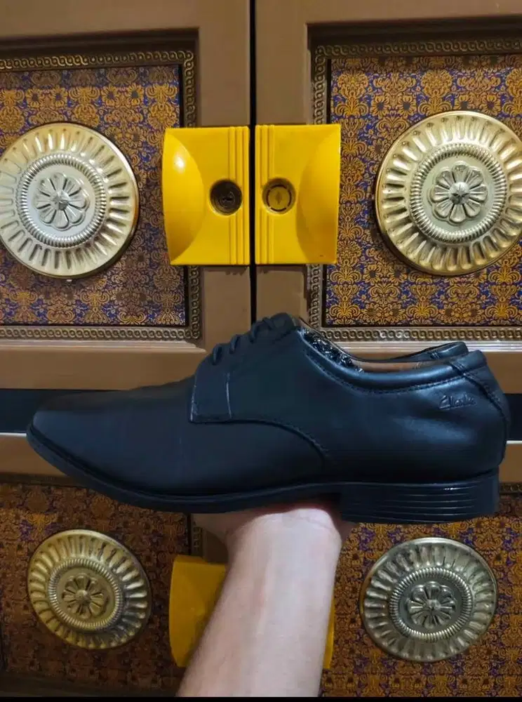 Dijual Sepatu Pantofel CLARKS Kulit