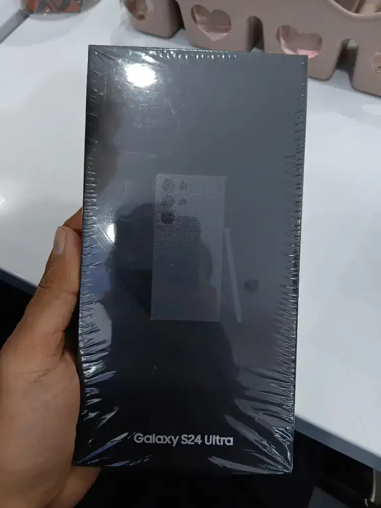 Galaxy S24 Ultra 256GB BNIB