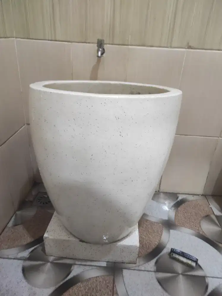 Bak mandi terrazo oval