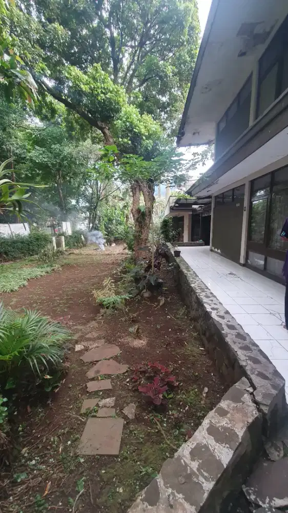 Bangunan Tua sayap Bungur Bandung cocok untuk Cafe dll