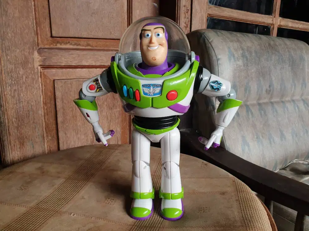 Buzz Lightyear Disney Pixar Tomy