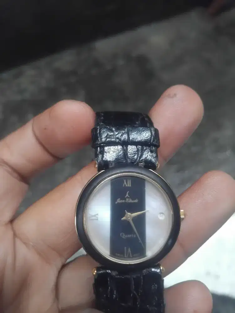 Jam wanita second