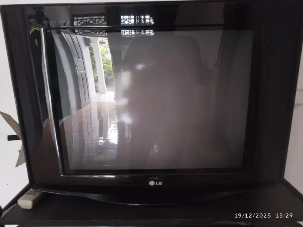 2 TV TABUNG 21 Inch SHARP & LG