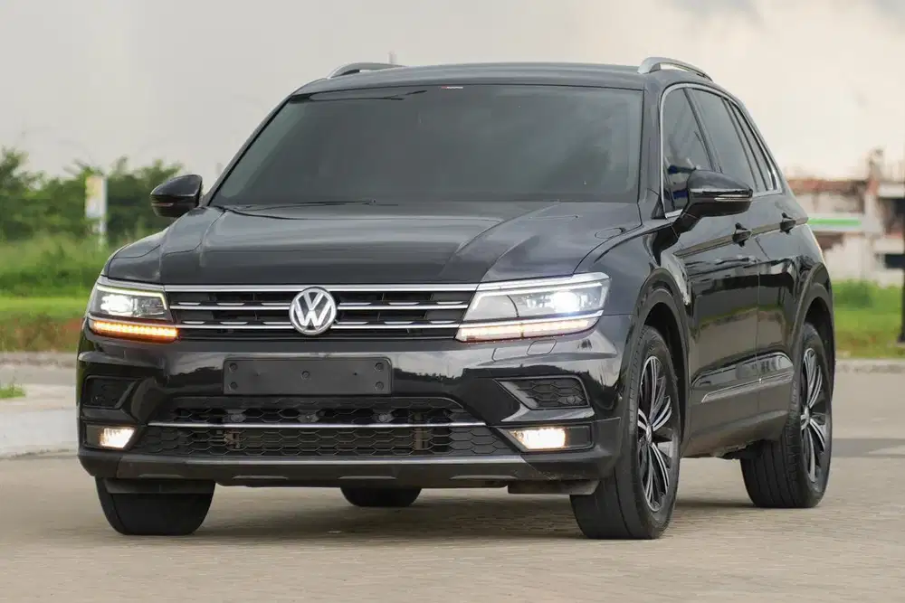 Darrh Vader! VW Tiguan 1.4 TSI CBU 2018 Black Klimis x1 320i