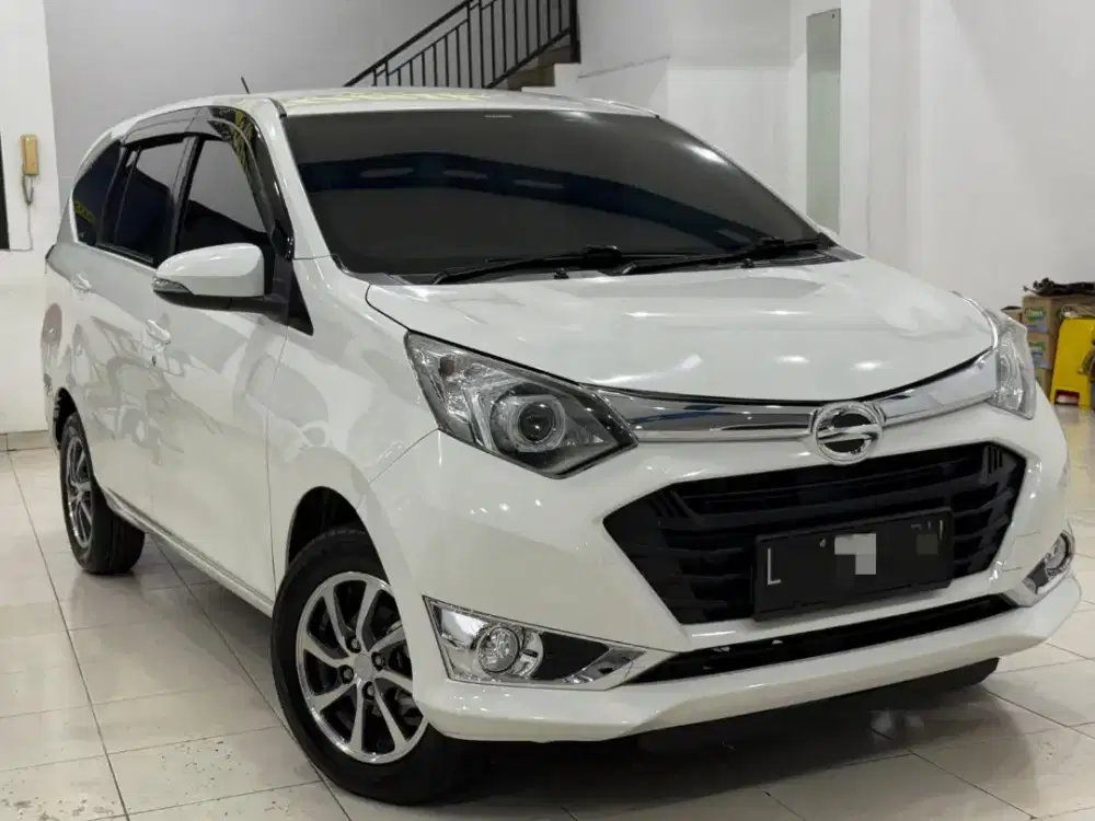 Daihatsu Sigra R 2017 Matic Putih Mulus
