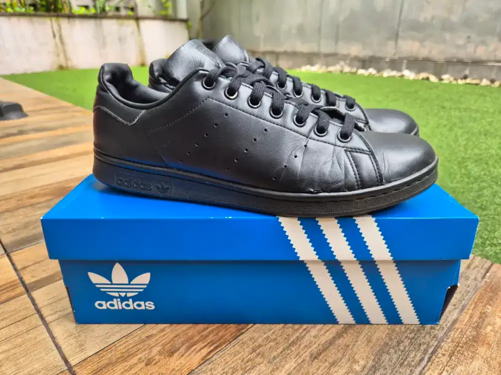 Sepatu Adidas Original Stan Smith Hitam