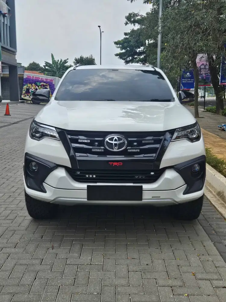 [Full Mods!!] Toyota Fortuner 4x2 VRZ 2.4 TRD NIK 2018! Putih Matic