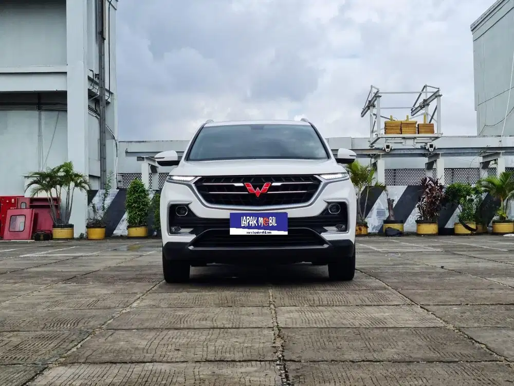Wuling Almaz 1.5 Exclusive 7 Seater AT Turbo 2022 Putih KM 16RB