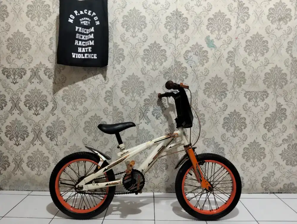Sepeda  anak ukuran 16 untuk umur 5-8 tahun